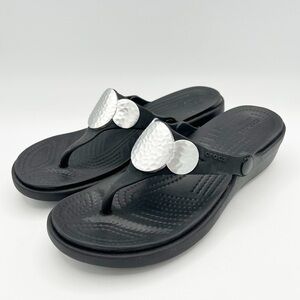 Crocs Sanrah Hammered Circle‎ Wedge Flip Sandals Black Silver Size 6